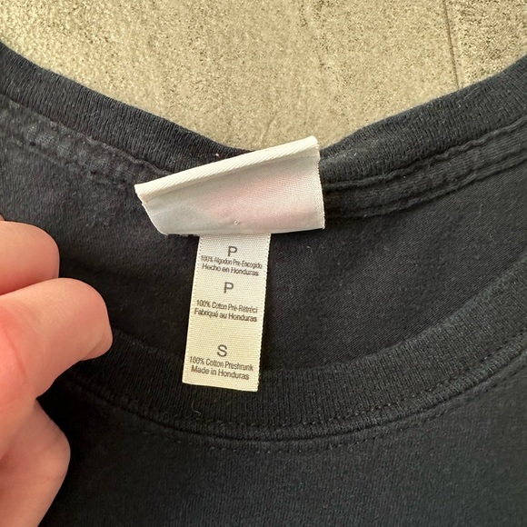 Majestic Women’s Pittsburgh Penguins Shirt - Picture 2 of 3